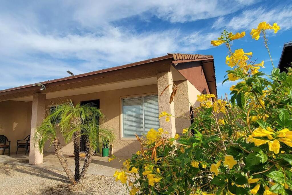 Casa Sunrise, Large Home, Minutes From Airport, Yrmc, Mexico Borders Yuma Exterior photo
